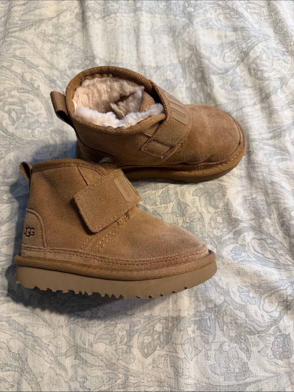 UGG Kids Chestnut Suede Shearling Boots with Hook-and-Loop Strap